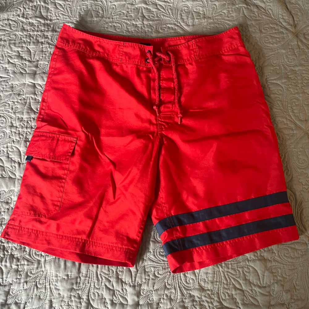 Gap Men’s Size Large Red and Black Striped Swim Shorts